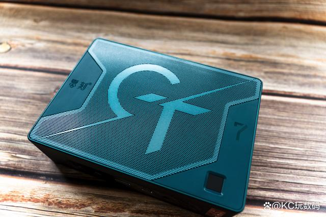 Beelink GTR7 AMD 7840HS Mini PC Review
