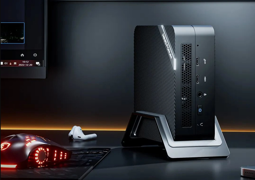 Minisforum Venus UM733 Mini PC comes with AMD Ryzen 7000 CPU