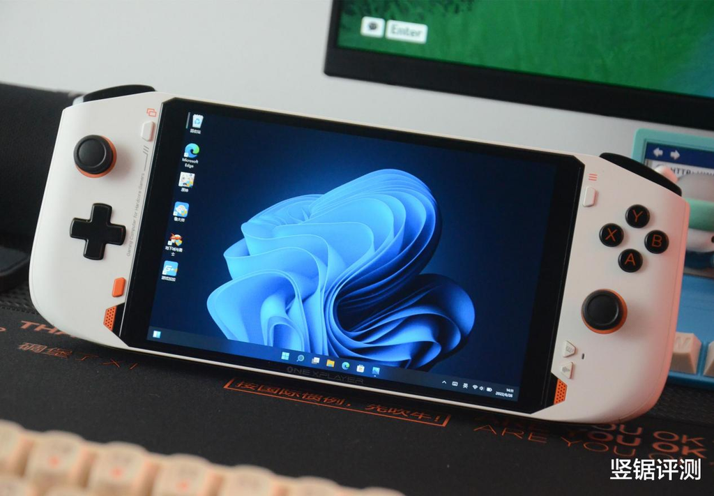 OnexPlayer Mini Ryzen Edition  Review - Best Handheld That Can Play AAA PC Games