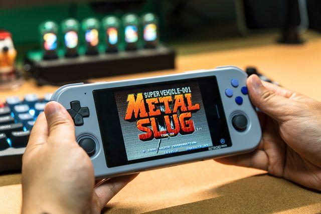 Retroid Pocket 3 Hands-on Review - Retro Handheld For Emulation & Cloud Gaming!
